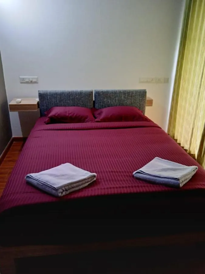 Traven Homes Earthspace Transit Kochi Apartamento